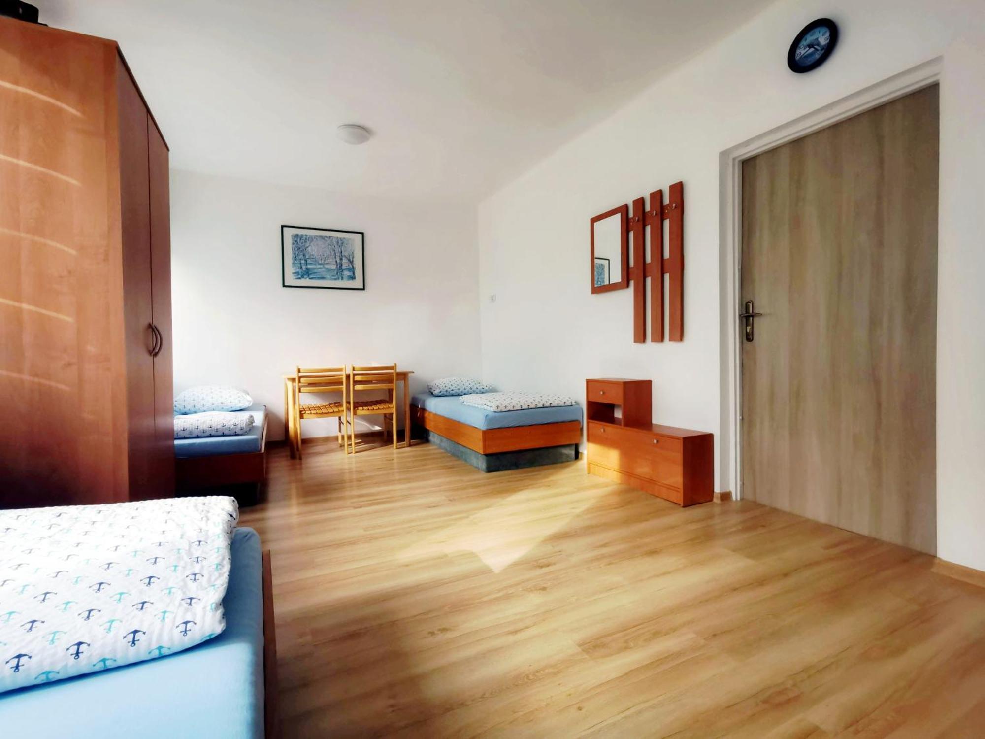 Hostel Bagrowa Plus - Krakow — Photos 3